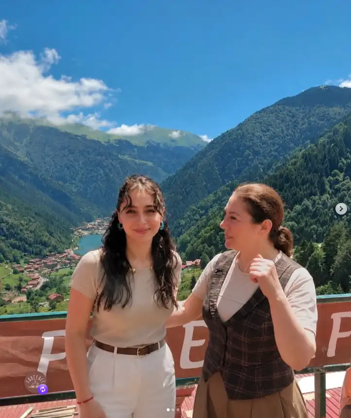 Cemre Baysel Fade Cafe Uzungöl Dizi Çekim Seti